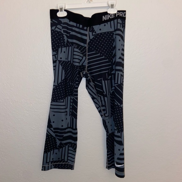 Nike Pro fitness capri leggings mid rise tights cute bottoms stretch waist pants - Picture 2 of 12